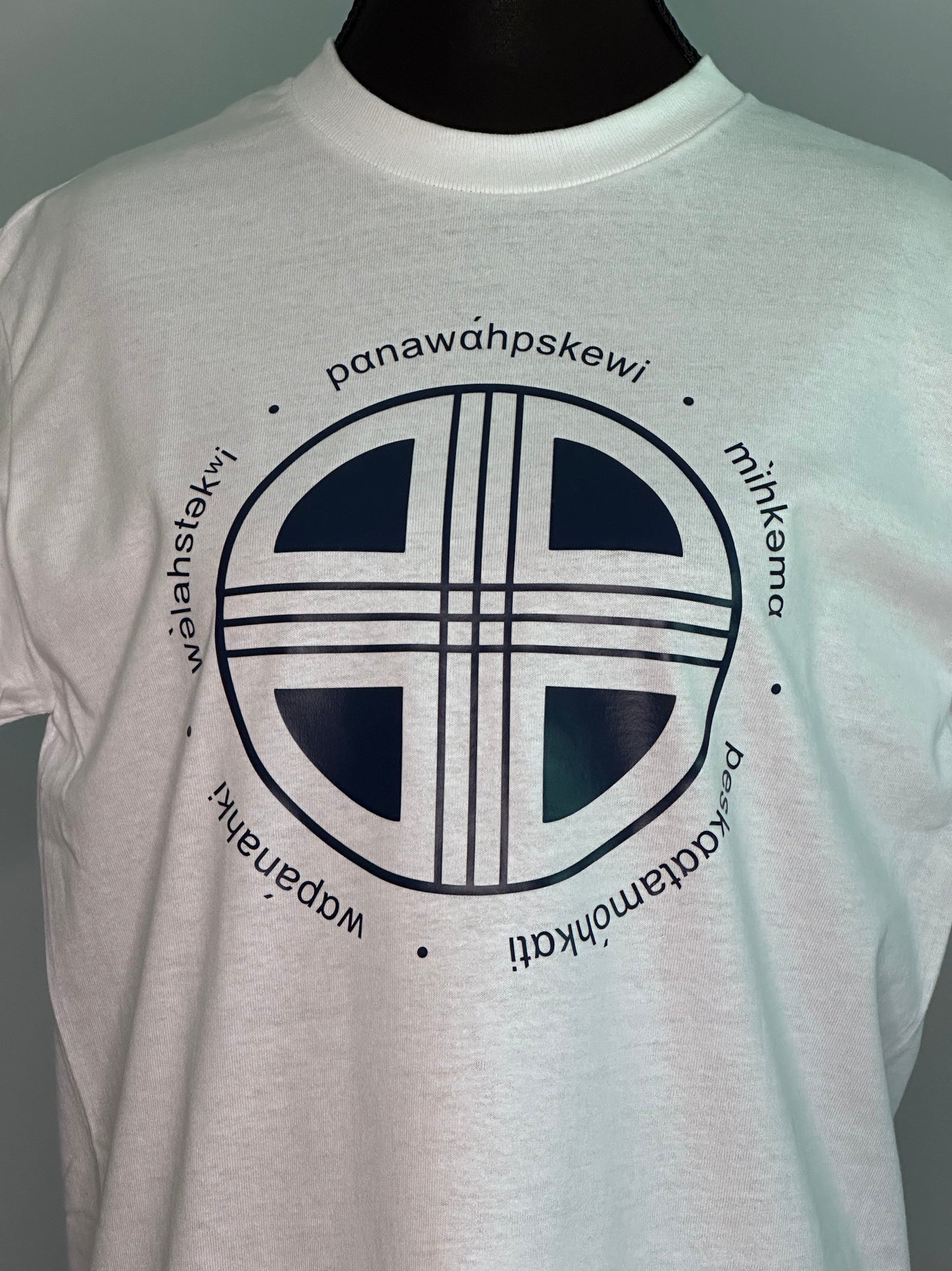 Nípαsset-kìsohs Tee