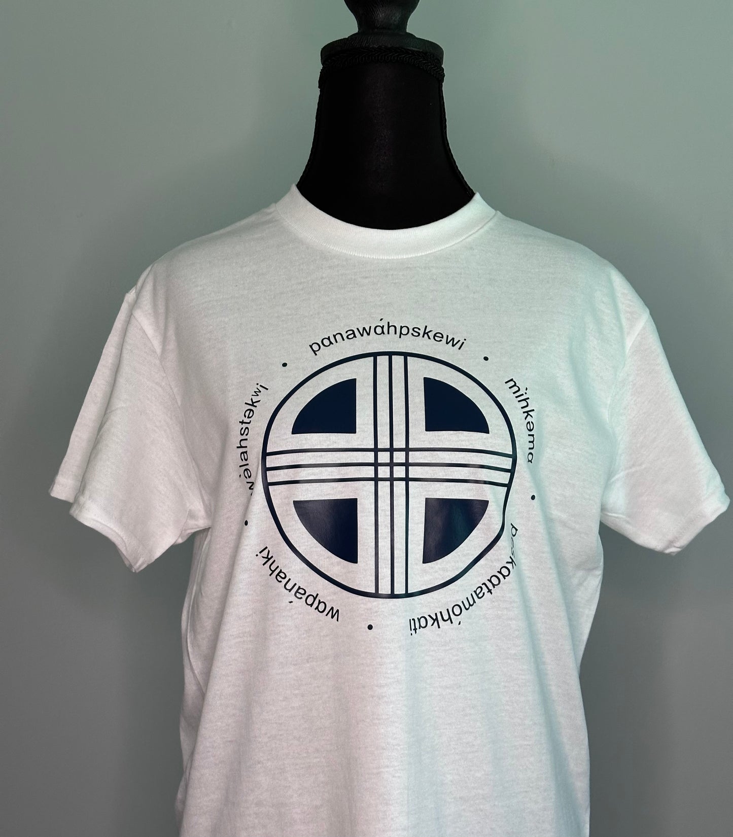 Nípαsset-kìsohs Tee