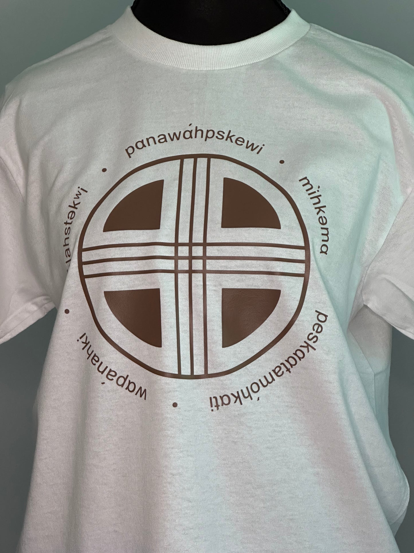 Nípαsset-kìsohs Tee